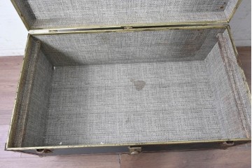 和製ヴィンテージ　昭和中期　海上輸送ラベルと重厚な金具使いが目を引く船トランク　(R-090368)
