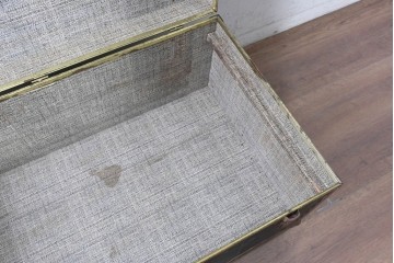 和製ヴィンテージ　昭和中期　海上輸送ラベルと重厚な金具使いが目を引く船トランク　(R-090368)