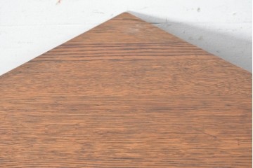 イギリスアンティーク　オーク材　クラシカルな佇まいのコーナーキャビネット　(R-090372)