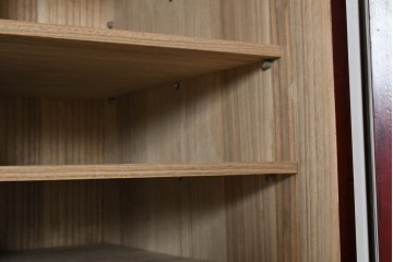 中古　美品　最高級品　桐材　漆塗り　市松模様がお洒落なワードローブ　(R-090373)