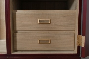 中古　美品　最高級品　桐材　漆塗り　市松模様がお洒落なワードローブ　(R-090373)