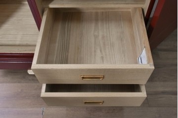 中古　美品　最高級品　桐材　漆塗り　市松模様がお洒落なワードローブ　(R-090373)