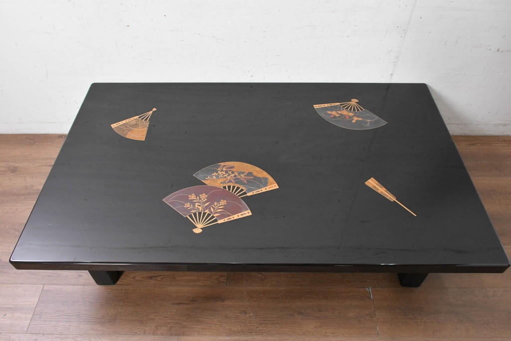 中古　美品　輪島塗　和の趣を楽しめる扇面文様の座卓　(R-090374)