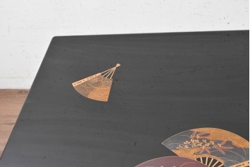 中古　美品　輪島塗　和の趣を楽しめる扇面文様の座卓　(R-090374)