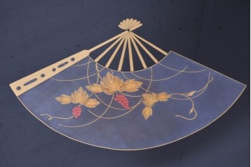 中古　美品　輪島塗　和の趣を楽しめる扇面文様の座卓　(R-090374)