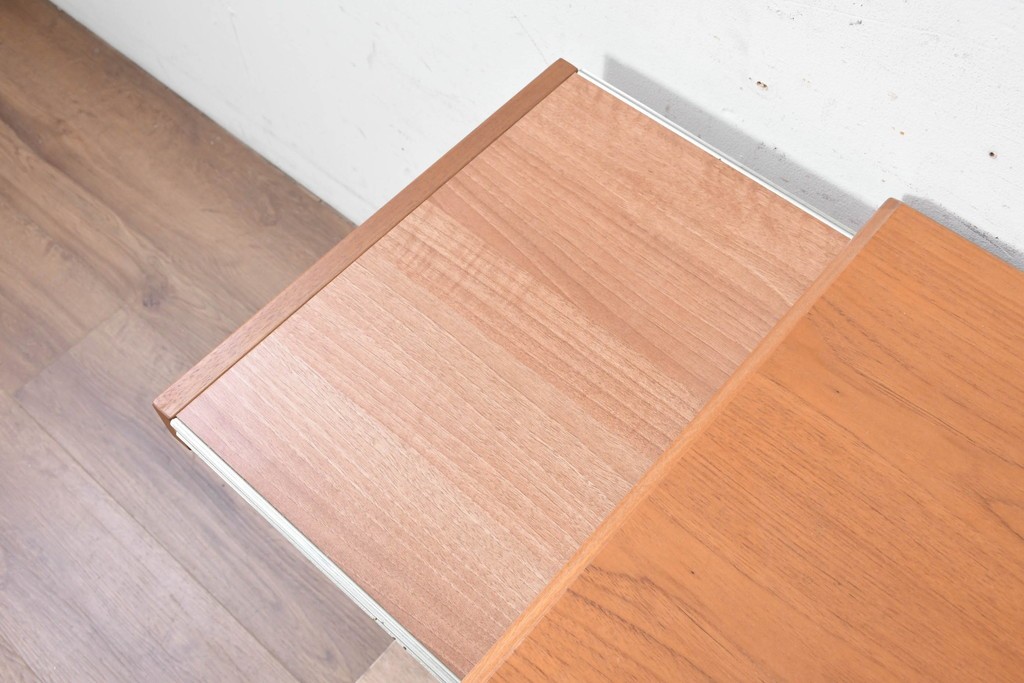 イギリスヴィンテージ　Sutcliffe furniture(サトクリフ・ファニチャー)　チーク材　スライド天板付きセンターテーブル　(R-090375)