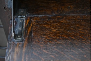 イギリスアンティーク　1920年頃　オーク材　花模様のガラス扉が可愛らしいサイドバイサイドビューローブックケース　(R-090378)