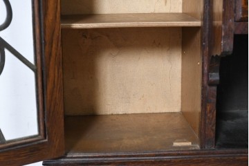 イギリスアンティーク　1920年頃　オーク材　花模様のガラス扉が可愛らしいサイドバイサイドビューローブックケース　(R-090378)