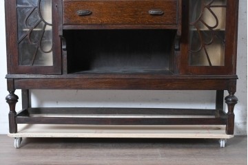 イギリスアンティーク　1920年頃　オーク材　花模様のガラス扉が可愛らしいサイドバイサイドビューローブックケース　(R-090378)