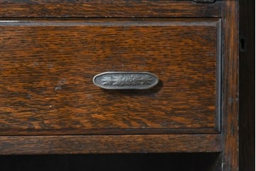 イギリスアンティーク　1920年頃　オーク材　花模様のガラス扉が可愛らしいサイドバイサイドビューローブックケース　(R-090378)