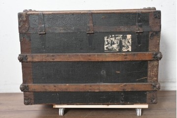 【簡易リペア限定品】　ヨーロッパアンティーク　1910年頃　重厚な金具使いが目を引く船トランク　(R-090381)