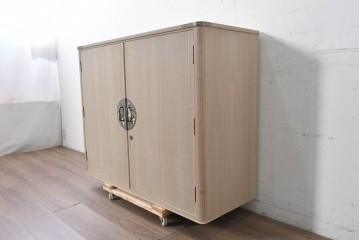 《台輪取り付け加工費込み》　中古　本場「純」会津桐使用の高級品　中沢和夫作　牡丹金具が上品な加茂総桐箪笥　(R-090385)