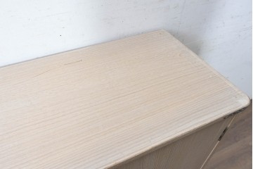 《台輪取り付け加工費込み》　中古　本場「純」会津桐使用の高級品　中沢和夫作　牡丹金具が上品な加茂総桐箪笥　(R-090385)