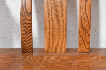 中古　国産職人手作り　岩泉純木家具　栗材　力強い木目を生かしたゆったり座れるアームチェア　(R-090387)