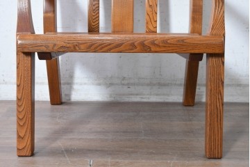 中古　国産職人手作り　岩泉純木家具　栗材　力強い木目を生かしたゆったり座れるアームチェア　(R-090387)