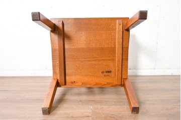 中古　国産職人手作り　岩泉純木家具　栗材　力強い木目を生かしたゆったり座れるアームチェア　(R-090387)