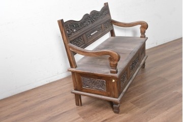 アジアンヴィンテージ　チーク材　草花の彫刻を贅沢に施した収納付きベンチ　(R-090390)