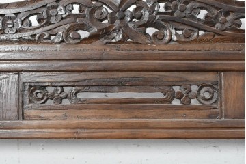 アジアンヴィンテージ　チーク材　草花の彫刻を贅沢に施した収納付きベンチ　(R-090390)