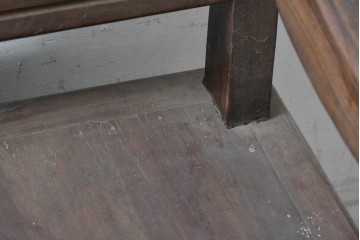 アジアンヴィンテージ　チーク材　草花の彫刻を贅沢に施した収納付きベンチ　(R-090390)