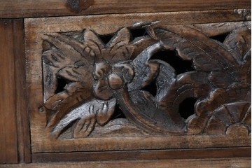 アジアンヴィンテージ　チーク材　草花の彫刻を贅沢に施した収納付きベンチ　(R-090390)
