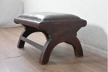 イギリスアンティーク　1930年から1950年　本革　チーク材　重厚感漂うオットマン　(R-090391)