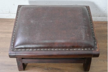 イギリスアンティーク　1930年から1950年　本革　チーク材　重厚感漂うオットマン　(R-090391)