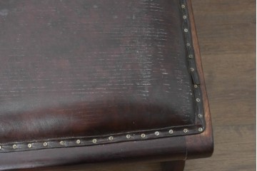 イギリスアンティーク　1930年から1950年　本革　チーク材　重厚感漂うオットマン　(R-090391)
