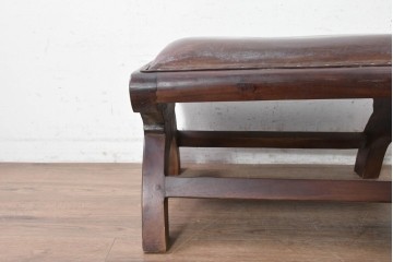 イギリスアンティーク　1930年から1950年　本革　チーク材　重厚感漂うオットマン　(R-090392)