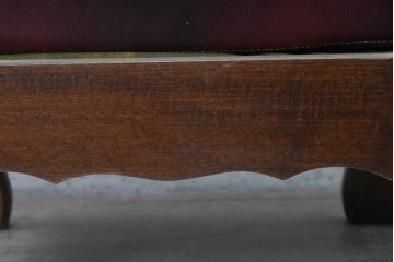 ヨーロッパヴィンテージ　本革　艶のある赤褐色レザーを張ったオットマン　(R-090393)