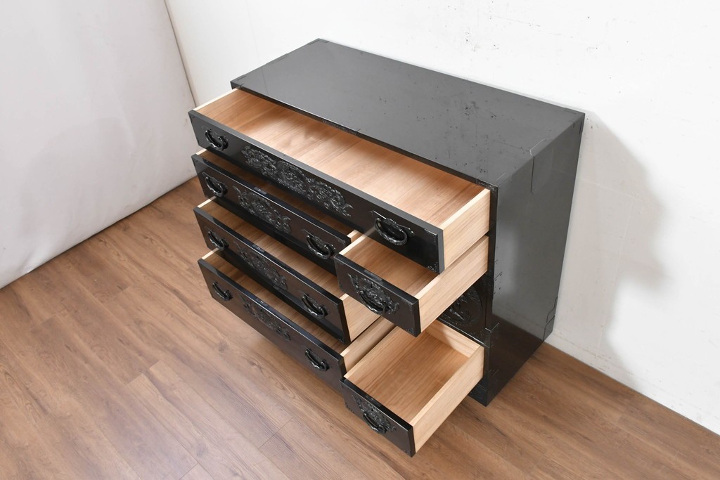 和製ヴィンテージ　美品　希少カラー!!　シックな黒漆塗りが美しい仙台箪笥　(R-090394)