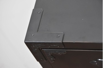 和製ヴィンテージ　美品　希少カラー!!　シックな黒漆塗りが美しい仙台箪笥　(R-090394)