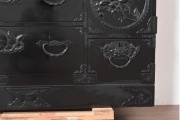 和製ヴィンテージ　美品　希少カラー!!　シックな黒漆塗りが美しい仙台箪笥　(R-090394)