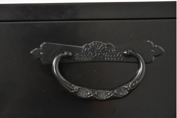 和製ヴィンテージ　美品　希少カラー!!　シックな黒漆塗りが美しい仙台箪笥　(R-090394)