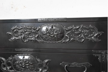和製ヴィンテージ　美品　希少カラー!!　シックな黒漆塗りが美しい仙台箪笥　(R-090394)