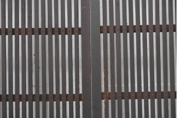和製アンティーク　明治期　味わい深い木味が魅力の格子入り衝立　(R-090395)