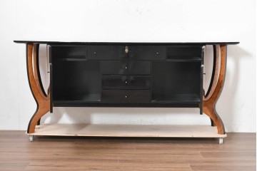 中古　スペイン　Muebles Madima(ムエブレス・マディマ)　バーズアイ　優美な気品を放つモダンデザインのサイドボード　(R-090396)