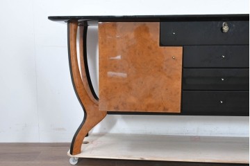 中古　スペイン　Muebles Madima(ムエブレス・マディマ)　バーズアイ　優美な気品を放つモダンデザインのサイドボード　(R-090396)