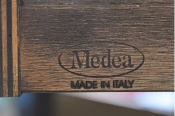 中古　美品　イタリア高級家具　メデア(Medea)　エレガントなデザインが美しい大振りなサイドボード　R-090397