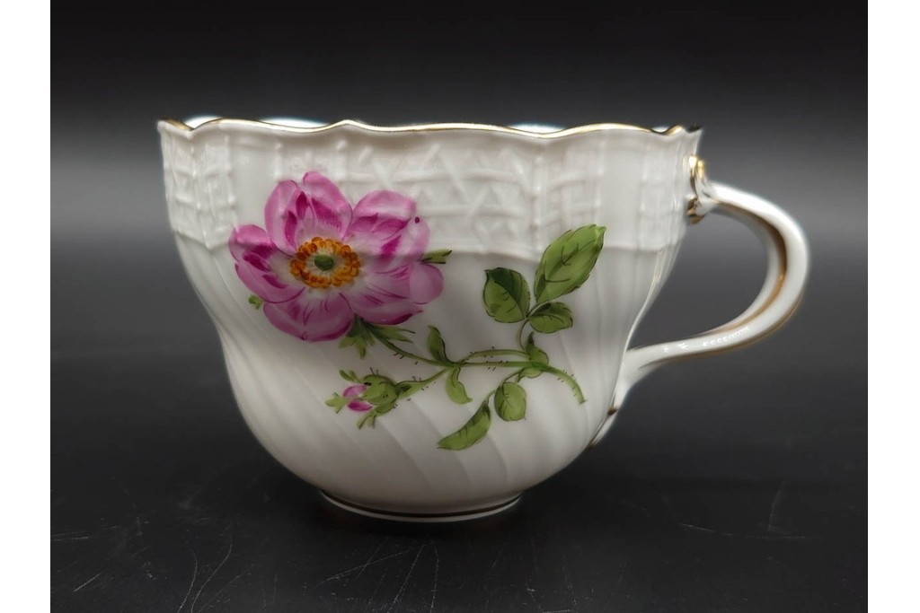 ドイツ製　Meissen(マイセン)　ベーシックフラワー　一つ花デザイン　繊細な花絵が美しいカップ&ソーサー6客セット　外箱付き　(R-090399)