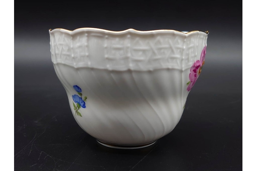 ドイツ製　Meissen(マイセン)　ベーシックフラワー　一つ花デザイン　繊細な花絵が美しいカップ&ソーサー6客セット　外箱付き　(R-090399)