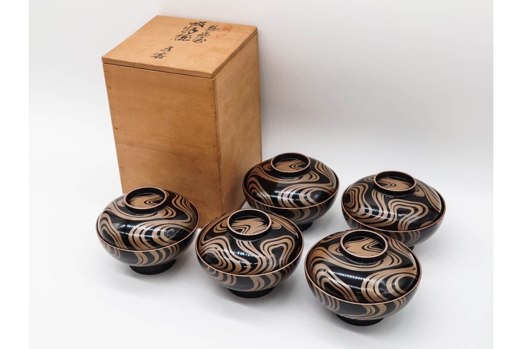 輪島塗　金井日華堂造(金井武助)　木製　漆器　優美な流水蒔絵吸物椀5点セット　共箱付き　(R-090401)