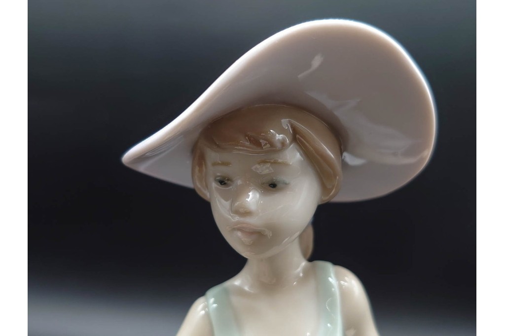 スペイン製　LLADRO(リヤドロ)　「春の花かご」　5790　花かごを抱えた少女のフィギュリン　(R-090413)