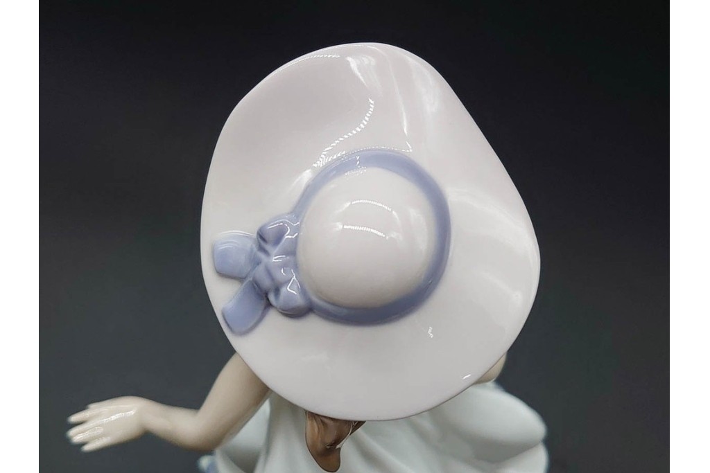 スペイン製　LLADRO(リヤドロ)　「春の花かご」　5790　花かごを抱えた少女のフィギュリン　(R-090413)