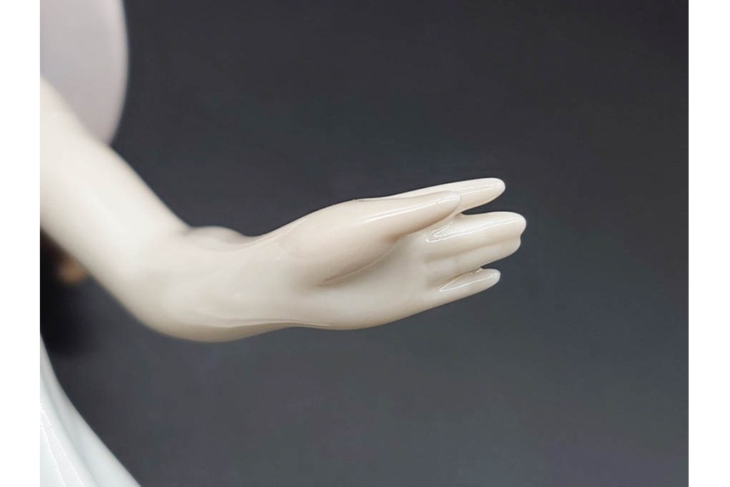 スペイン製　LLADRO(リヤドロ)　「春の花かご」　5790　花かごを抱えた少女のフィギュリン　(R-090413)