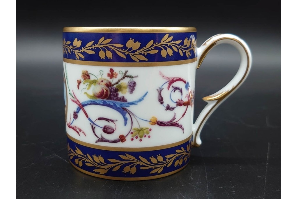 フランス　ROYALE LIMOGES(ロワイヤル リモージュ)　気品漂うカップ&ソーサー　(R-090414)