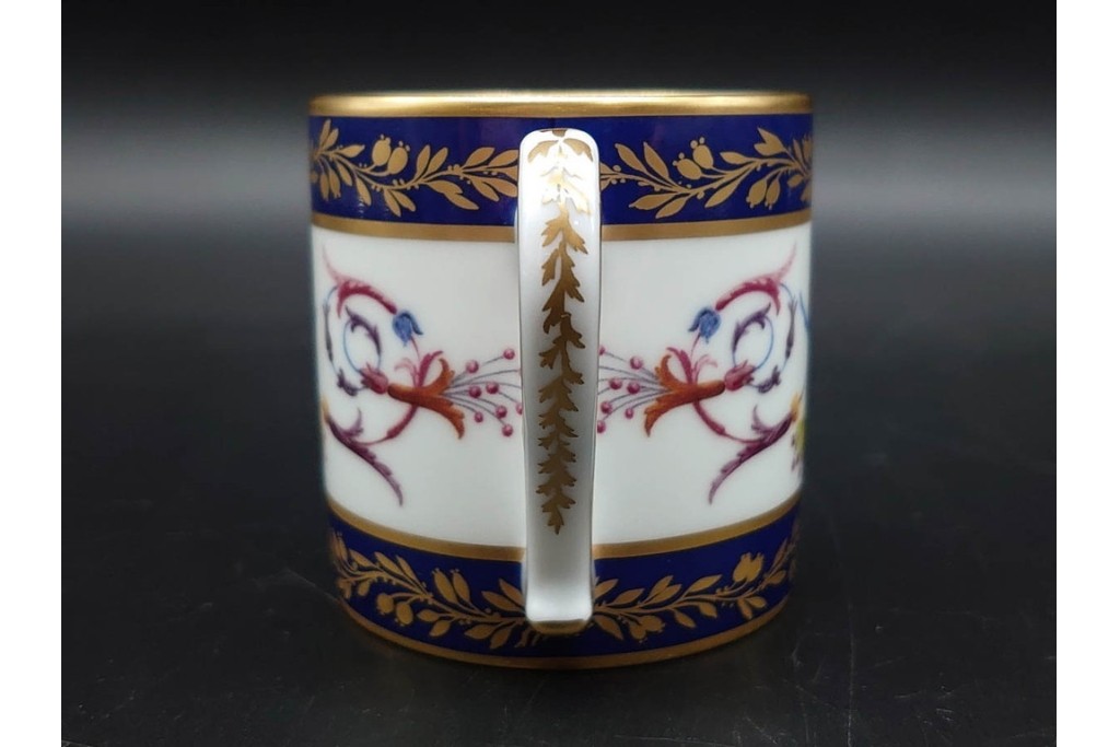 フランス　ROYALE LIMOGES(ロワイヤル リモージュ)　気品漂うカップ&ソーサー　(R-090414)