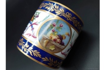 フランス　ROYALE LIMOGES(ロワイヤル リモージュ)　気品漂うカップ&ソーサー　(R-090414)
