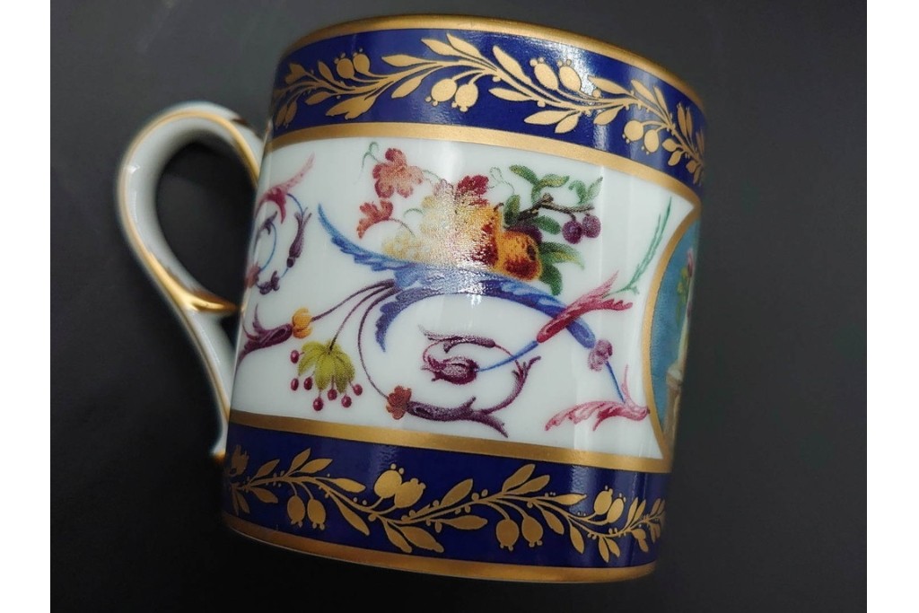 フランス　ROYALE LIMOGES(ロワイヤル リモージュ)　気品漂うカップ&ソーサー　(R-090414)