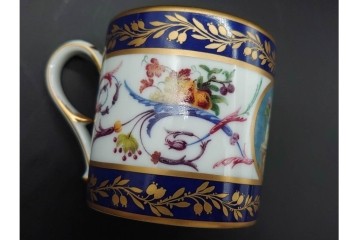 フランス　ROYALE LIMOGES(ロワイヤル リモージュ)　気品漂うカップ&ソーサー　(R-090414)