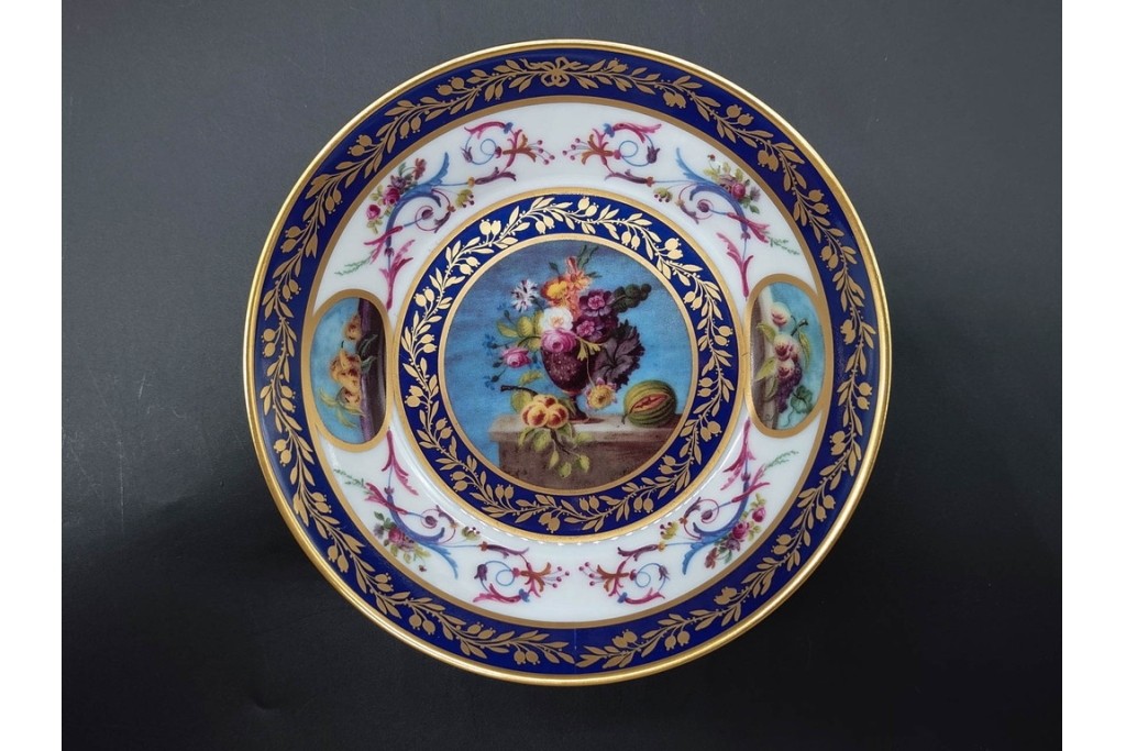 フランス　ROYALE LIMOGES(ロワイヤル リモージュ)　気品漂うカップ&ソーサー　(R-090414)